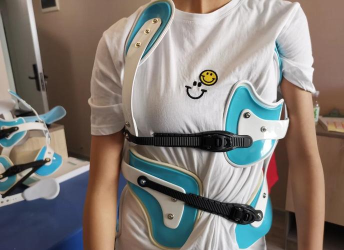 脊柱側彎治療所需的支具和矯形器屬于定制產品,根據其功能,材料,對應
